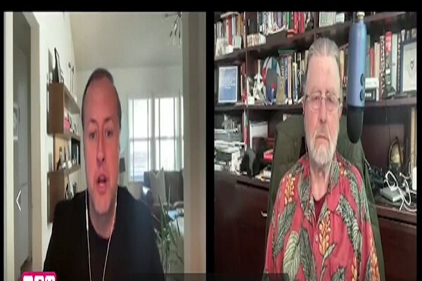 المحلل الامريكي السابق لـ CIA: الهجوم علي إيران يعني غرق السفن الامريكية +الفيديو