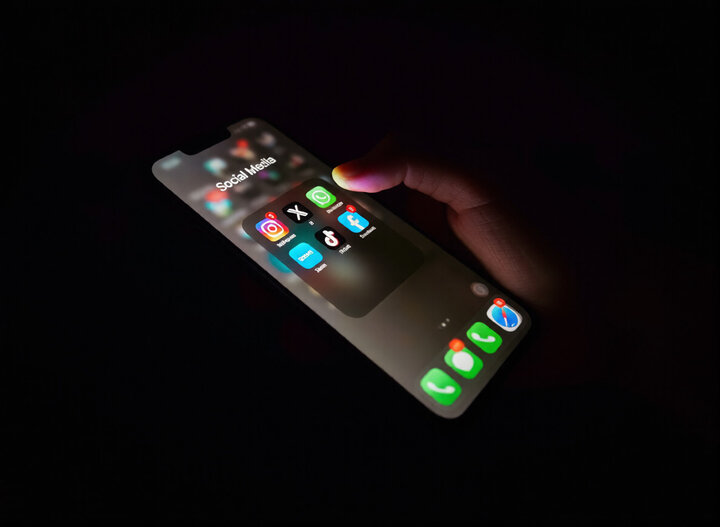 نگاه انتقادی لازمه فعالیت مجازی است/چالشهای اینترنت بر تعاملات اجتماعی