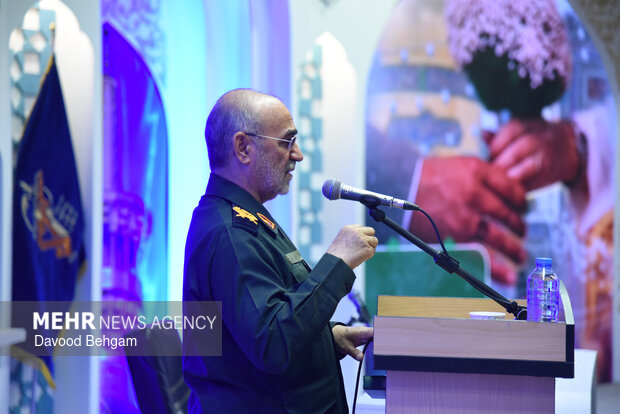 جشن ازدواج ۳۱۳ زوج بسیجی در مشهد