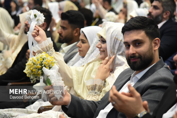 جشن ازدواج ۳۱۳ زوج بسیجی در مشهد