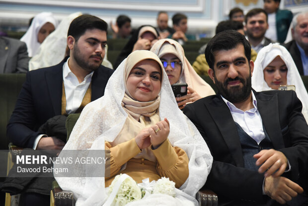 جشن ازدواج ۳۱۳ زوج بسیجی در مشهد
