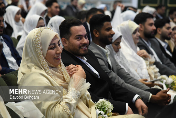 جشن ازدواج ۳۱۳ زوج بسیجی در مشهد