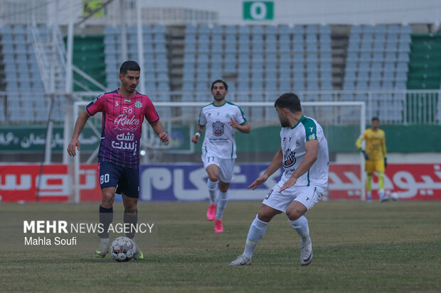 لیگ برتر فوتبال - آلومینیوم و ذوب آهن