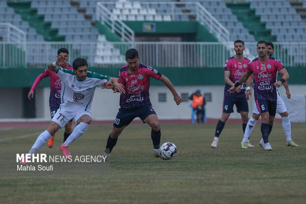 لیگ برتر فوتبال - آلومینیوم و ذوب آهن