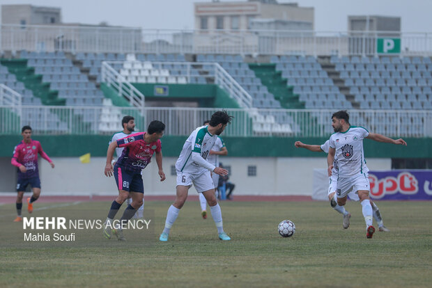 لیگ برتر فوتبال - آلومینیوم و ذوب آهن