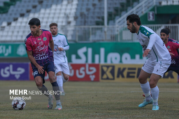 لیگ برتر فوتبال - آلومینیوم و ذوب آهن