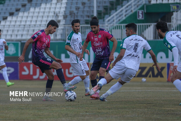 لیگ برتر فوتبال - آلومینیوم و ذوب آهن