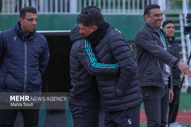 لیگ برتر فوتبال - آلومینیوم و ذوب آهن