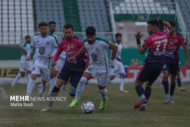 لیگ برتر فوتبال - آلومینیوم و ذوب آهن