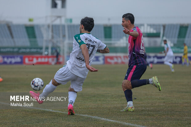 لیگ برتر فوتبال - آلومینیوم و ذوب آهن