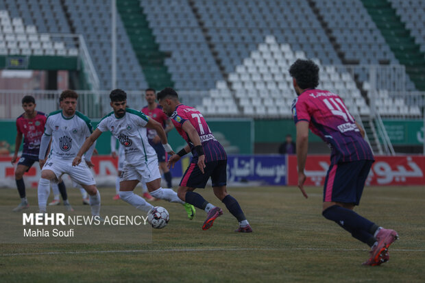 لیگ برتر فوتبال - آلومینیوم و ذوب آهن