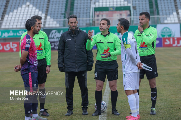 لیگ برتر فوتبال - آلومینیوم و ذوب آهن