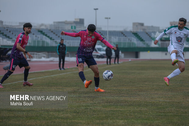 لیگ برتر فوتبال - آلومینیوم و ذوب آهن