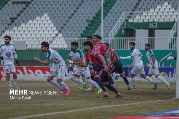 لیگ برتر فوتبال - آلومینیوم و ذوب آهن