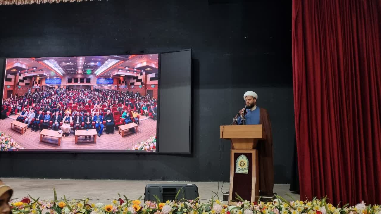 «زندگی با آیهها» راه نجات نسل نوجوان در جنگ هویتی است «زندگی با آیهها» راه نجات نسل نوجوان در جنگ هویتی است