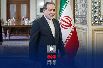 عراقچی: آرایش نظامی آنها ما را نمی‌ترساند