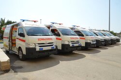 تیم‌های عملیاتی اورژانس در محل آتش‌سوزی آبادان حضور دارند