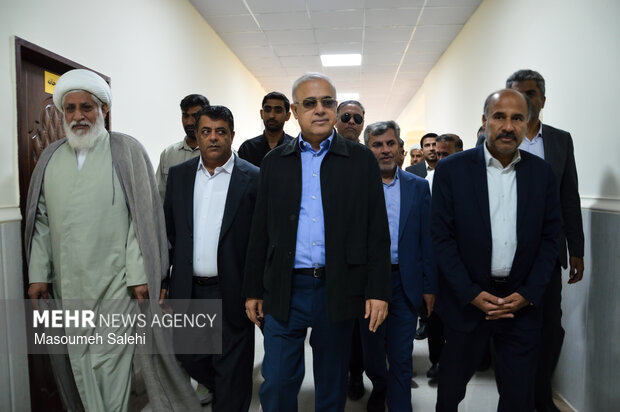 افتتاح و کلنگ‌زنی پروژه‌های شهرستان میناب و رودان در دهه فجر