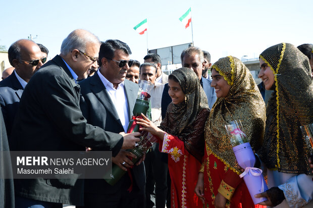 افتتاح و کلنگ‌زنی پروژه‌های شهرستان میناب و رودان در دهه فجر