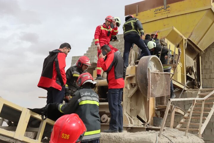 کارگر ۵۰ ساله در معدن شن و ماسه روستای آمرزید آباد جان باخت