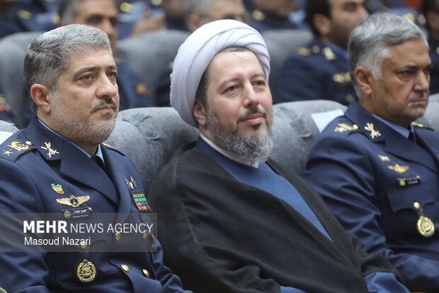 دیدار فرماندهان و کارکنان نیروی هوایی و پدافند هوایی با رییس ستاد کل نیروهای مسلح