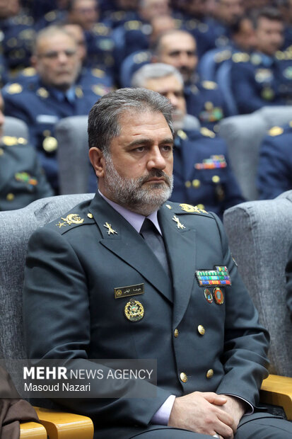 دیدار فرماندهان و کارکنان نیروی هوایی و پدافند هوایی با رییس ستاد کل نیروهای مسلح