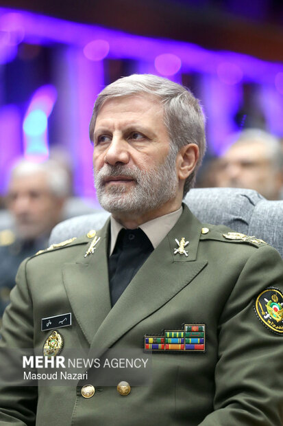 دیدار فرماندهان و کارکنان نیروی هوایی و پدافند هوایی با رییس ستاد کل نیروهای مسلح