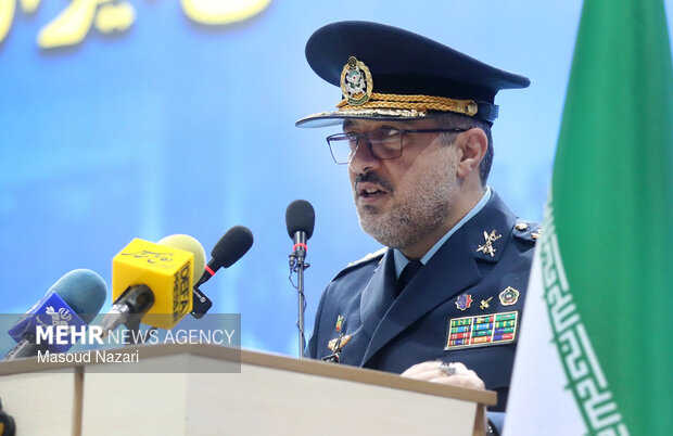 دیدار فرماندهان و کارکنان نیروی هوایی و پدافند هوایی با رییس ستاد کل نیروهای مسلح