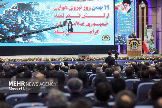 
Iran Air Force and Air Defense Commanders meeting with chief
