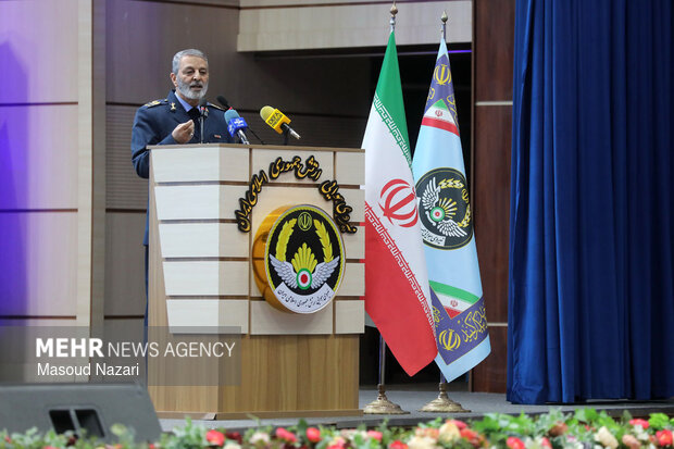 
Iran Air Force and Air Defense Commanders meeting with chief
