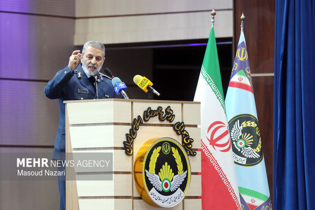 
Iran Air Force and Air Defense Commanders meeting with chief

