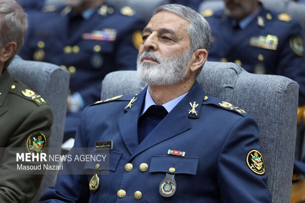 
Iran Air Force and Air Defense Commanders meeting with chief
