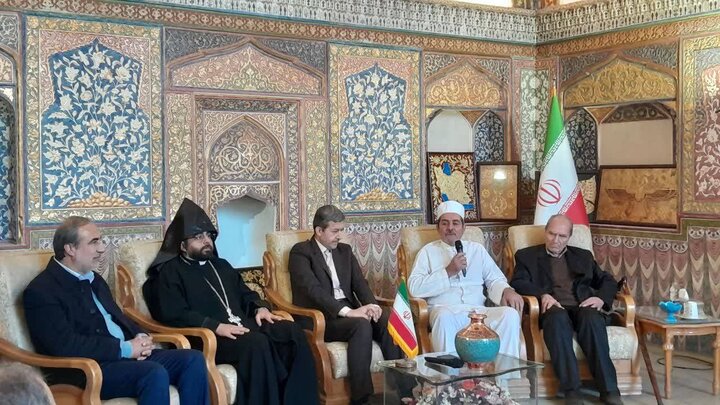 پیشوایان ادیان توحیدی اصفهان با استاندار دیدار کردند