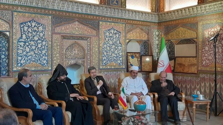 پیشوایان ادیان توحیدی اصفهان با استاندار دیدار کردند