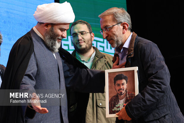 اختتامیه مسابقه عکس زندگی در جنگ