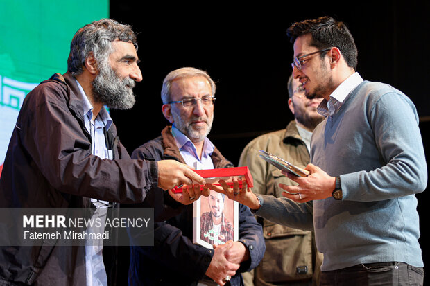 اختتامیه مسابقه عکس زندگی در جنگ