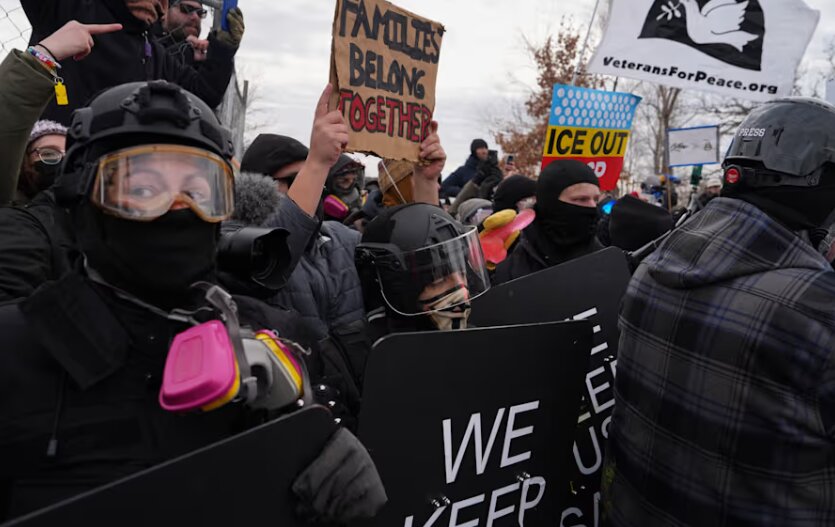 درگیری معترضان با پلیس آمریکا در مینیاپولیس؛ بازداشت ۴۲ نفر+فیلم