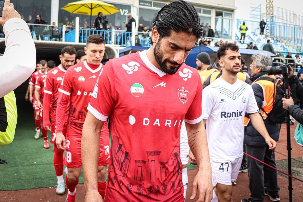 اصرار سپاهان برای جذب مدافع پرسپولیس در فاصله ۷۲ساعت تا شروع لیگ