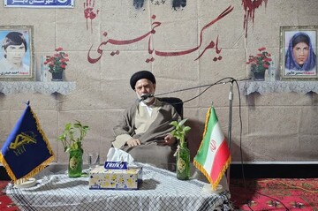 امام جمعه دیر: راهپیمایی ۲۲ بهمن امسال پاسخ قاطع ملت به فتنه‌ها است