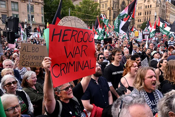VIDEO: Australian people protest against Israel Herzog' visit
