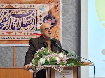 حضرتی‌ها: انقلاب اسلامی پشتوانه ادبی قوی داشت