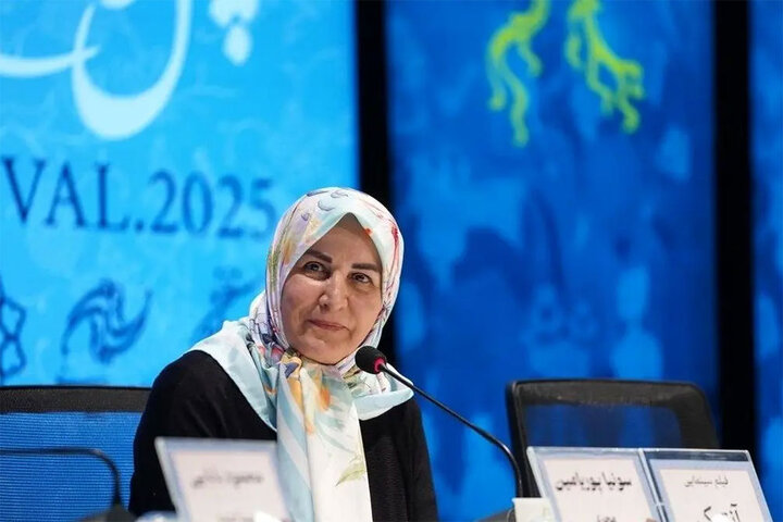 مجری نباید وارد تحلیل شخصی شود؛ بازخورد مثبت از اجرا در جشنواره فجر مجری نباید وارد تحلیل شخصی شود؛ بازخورد مثبت از اجرا در جشنواره فجر