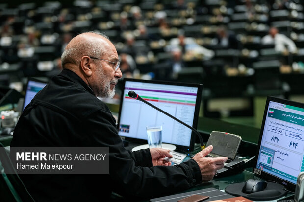 جلسه غیرعلنی مجلس با حضور رئیس ستاد کل نیروهای مسلح و وزیر امور خارجه