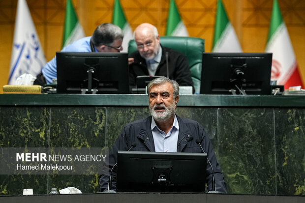 جلسه غیرعلنی مجلس با حضور رئیس ستاد کل نیروهای مسلح و وزیر امور خارجه