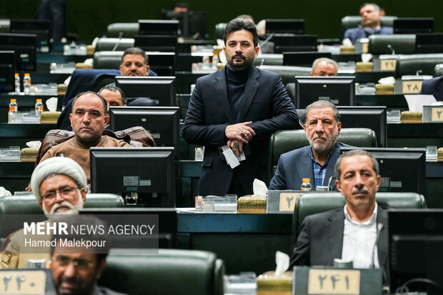 جلسه غیرعلنی مجلس با حضور رئیس ستاد کل نیروهای مسلح و وزیر امور خارجه