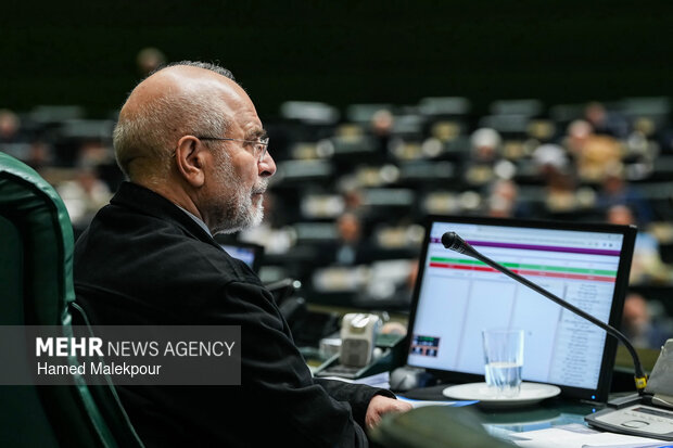 جلسه غیرعلنی مجلس با حضور رئیس ستاد کل نیروهای مسلح و وزیر امور خارجه