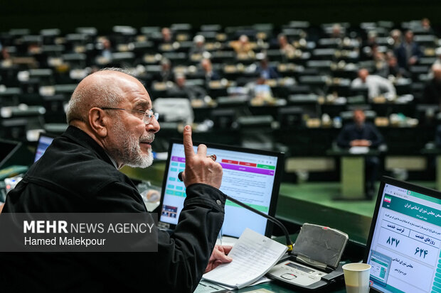 جلسه غیرعلنی مجلس با حضور رئیس ستاد کل نیروهای مسلح و وزیر امور خارجه