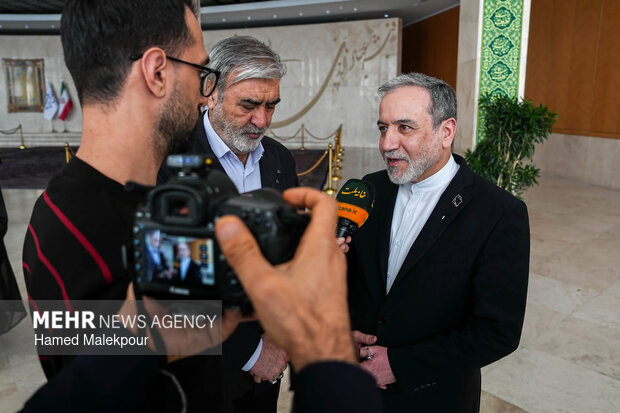 جلسه غیرعلنی مجلس با حضور رئیس ستاد کل نیروهای مسلح و وزیر امور خارجه