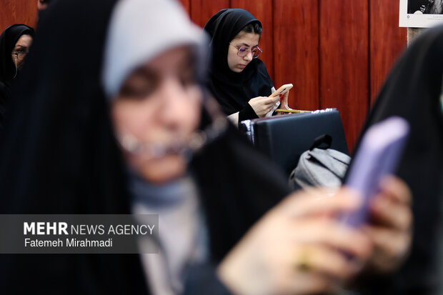 آیین بدرقه کاروان خانواده معظم شهدا وایثارگران به عتبات عالیات