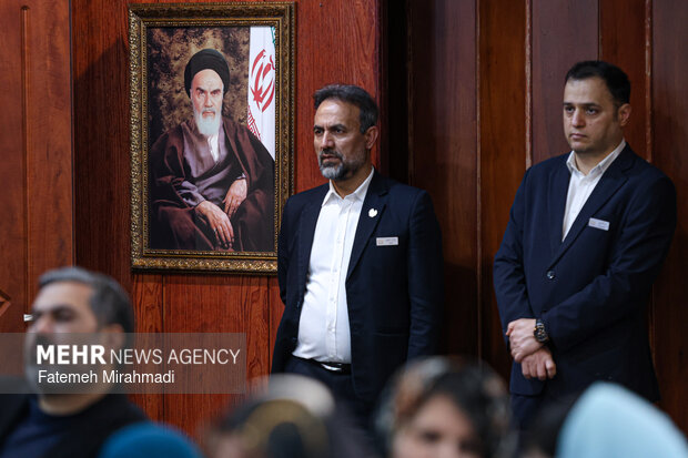 آیین بدرقه کاروان خانواده معظم شهدا وایثارگران به عتبات عالیات